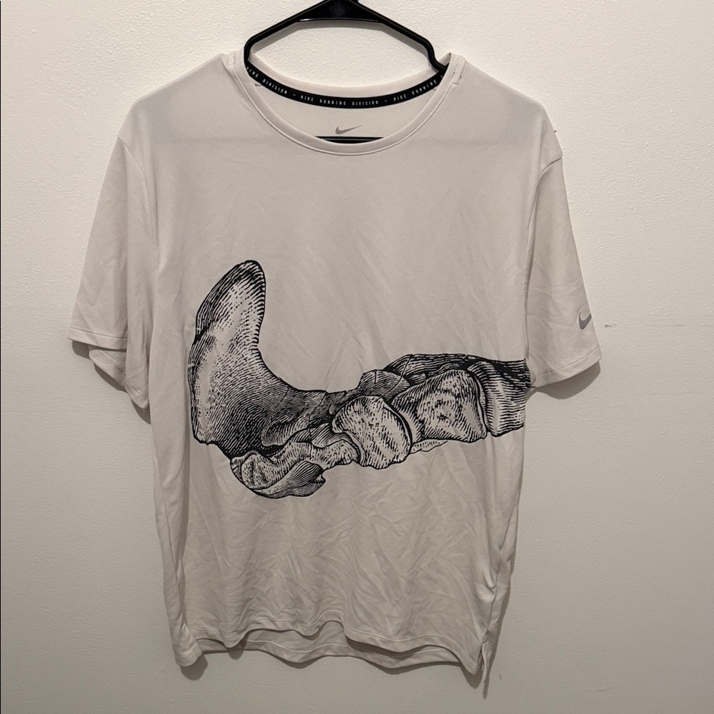 Men’s Nike running shirt